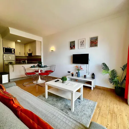 Wonderful New 1 In Benalbeach *